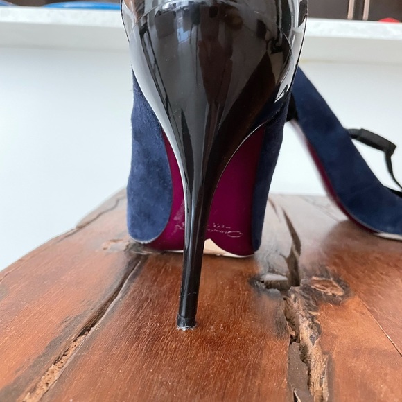 Oscar de la renta heels. Blue suede. - Picture 5 of 5